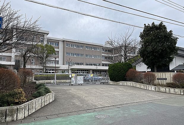 周辺環境-中学校(190m)南流山中学校