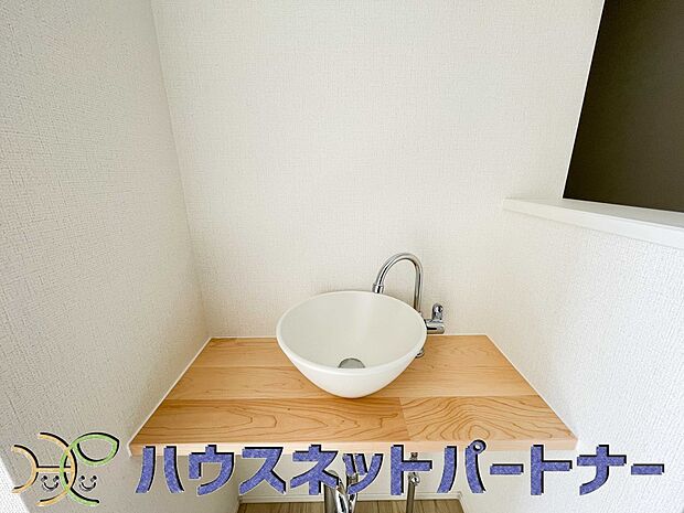 玄関にはセカンド洗面台付き！