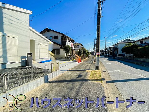 居住者の帰り、訪れる方を優しく迎える・安らぎに満ちた生活空間を予感させる。健やかな暮らしを楽しめそう。