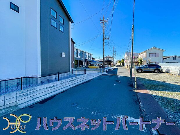 居住者の帰り、訪れる方を優しく迎える・安らぎに満ちた生活空間を予感させる。健やかな暮らしを楽しめそう。