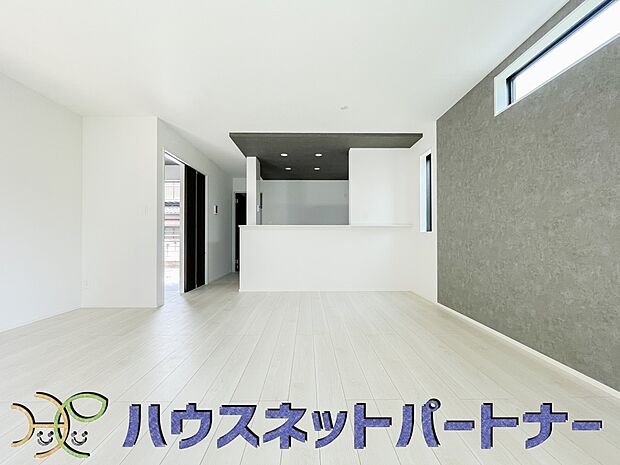 陽だまりのある光彩豊かなリビングは、何よりも快適で心休まる時間を過ごせます。