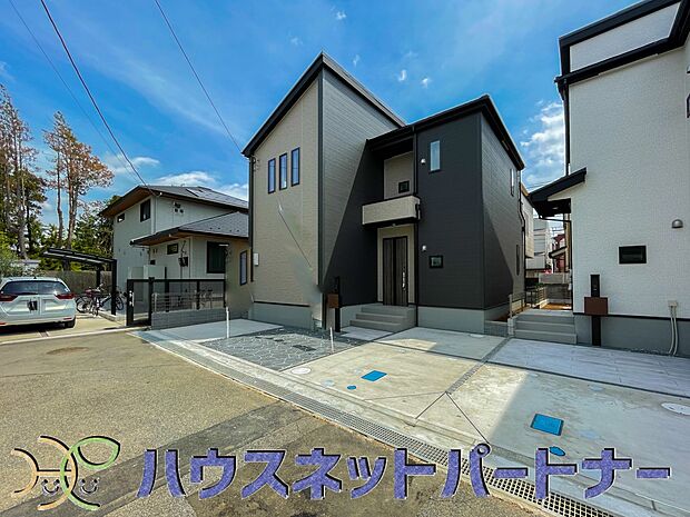 駐車場がある戸建を持つ最大のメリットは、駐車場代金を支払い続ける必要がないことです。賃貸住宅に住んでいる方が、戸建の購入を考えるきっかけに挙げることが多いようです。