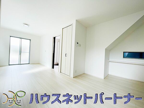 リビング収納。限られたスペースだからこそ、無駄なくお使い頂ける様にリビング部分にも収納を設置しました。