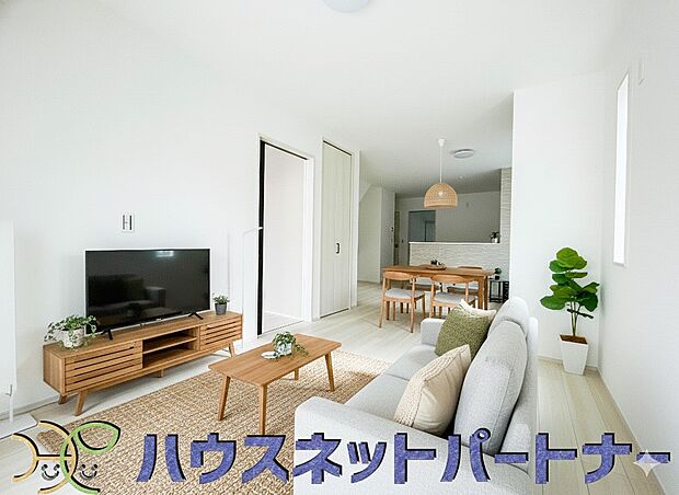 18.3帖の広いリビングが魅力です。ここから始まる「日常」はご家族にとってかけがえのない時間となります。少しでも豊かに、快適に。