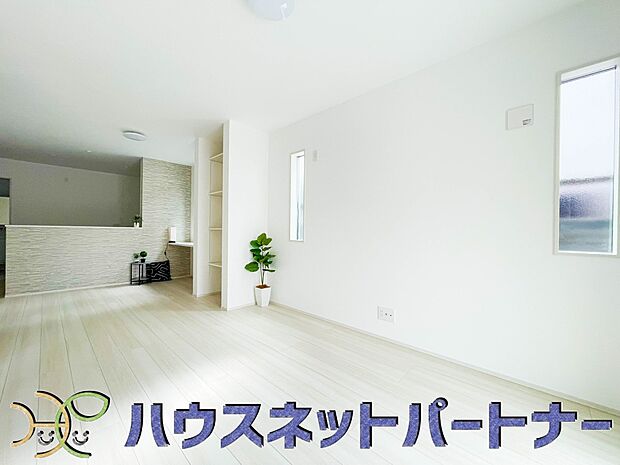 整然とした空間演出、快適な理想の暮らしの実現は家のみの拘りではなく、そこで暮らす方々にとって素敵な環境であることも挙げられると思います。四季折々の変化が奏でる鼓動を楽しんで下さい。