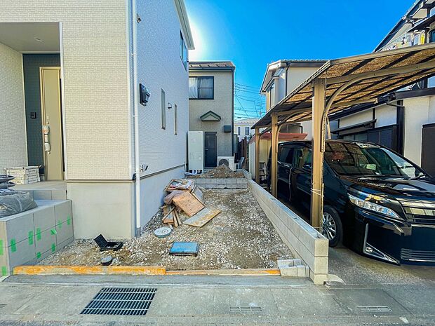 カースペース2台可。もう1台車が必要になった時や来客時にも安心。駐車場に2台以上の車が停められる一戸建ては、車好きのあなたにおすすめ。