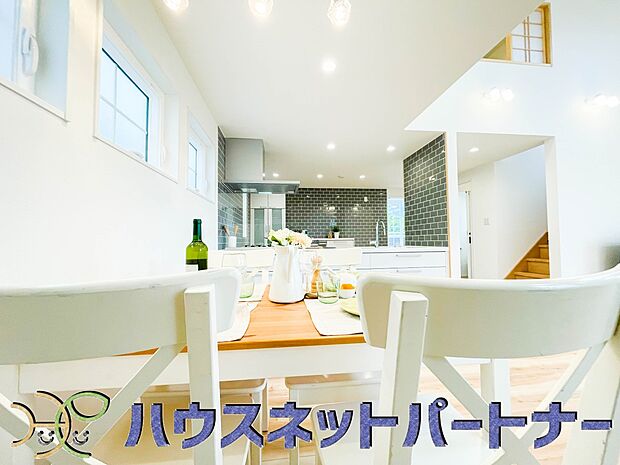 インテリアショップで見掛けた「あの家具」も置ける、ゆったりとした空間。時に広さが上質な寛ぎの時間になる事も。