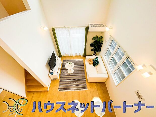 2階から見下ろしたリビング。この開放化を実際に是非体験してください。