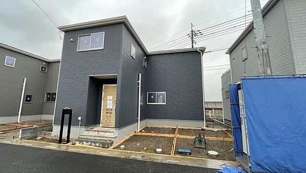 ここから始まる「日常」はご家族にとってかけがえのない時間となります。少しでも豊かに、快適に。そんな想いから本邸宅は生まれました。