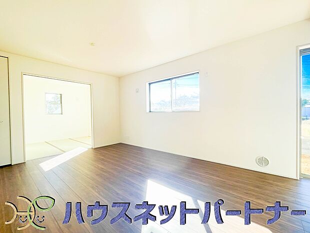 うららかな陽射しがどのお部屋にも降り注ぎますように、快適さを追求した間取設計。得難い立地環境での生活を恵みの豊かな永住の地へと変えてくれます。