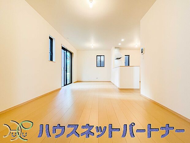 うららかな陽射しがどのお部屋にも降り注ぎますように、快適さを追求した間取設計。得難い立地環境での生活を恵みの豊かな永住の地へと変えてくれます。