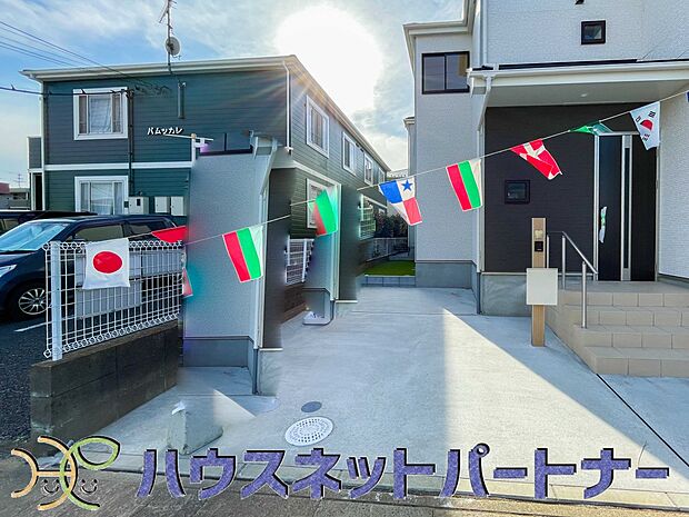 戸建ての購入を検討することになったきっかけに「駐車場を持てること」を挙げる方が多くいらっしゃいます。駐車場代金を支払続ける必要がないことは、駐車場付き戸建を持つ最大のメリットです。