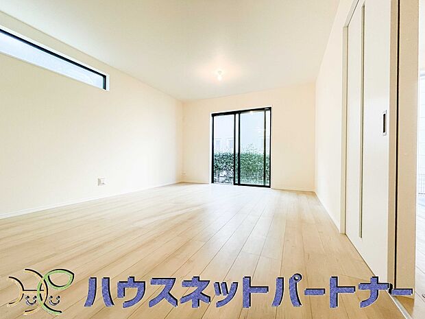 LDKは18帖と広々大広間。お友達をよんでパーティーもできちゃう広さが嬉しいですね。