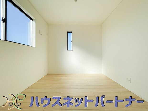 陽射しがぽかぽかと差し込むお部屋は湿気やカビの心配も減るので快適に過ごせます。