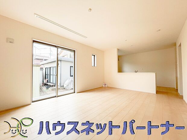 雨の日にお部屋干しに役立つ室内物干しが設置されています。