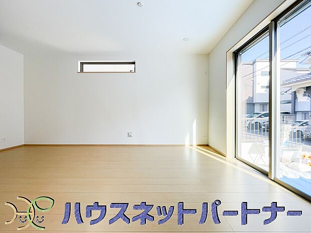 うららかな陽射しがどのお部屋にも降り注ぎますように、快適さを追求した間取設計。得難い立地環境での生活を恵みの豊かな永住の地へと変えてくれます。