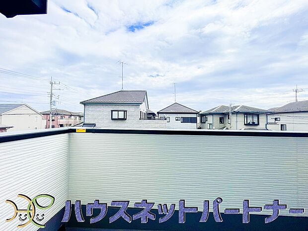 洗濯物を干したり、布団を干したり、ゴミを一時保管したり…