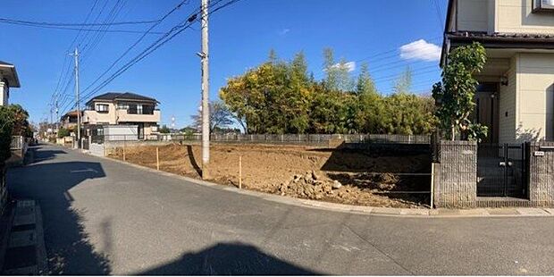 隣地との空間も確保されていて圧迫感なし