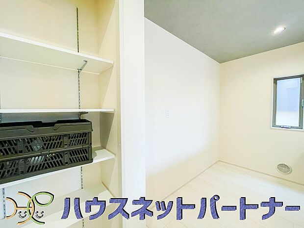 キッチン収納はデザインも可愛いので、お料理グッズを置いてみたり自分だけの素敵なキッチンにして下さい。