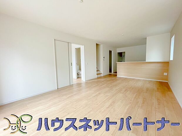 インテリアショップで見掛けた「あの家具」も置ける、ゆったりとした空間。時に広さが上質な寛ぎの時間になる事も。
