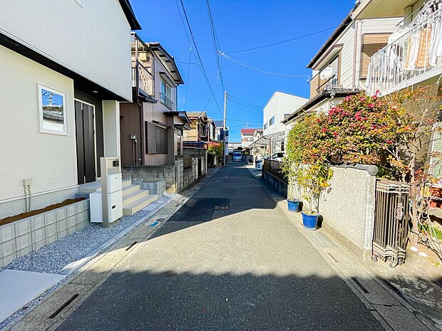 居住者の帰り、訪れる方を優しく迎える・安らぎに満ちた生活空間を予感させる。健やかな暮らしを楽しめそう。