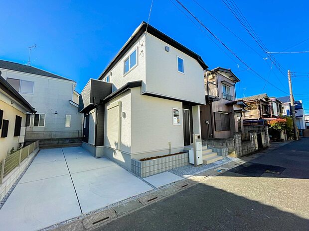 前面道路でお車を駐車するのも楽々。