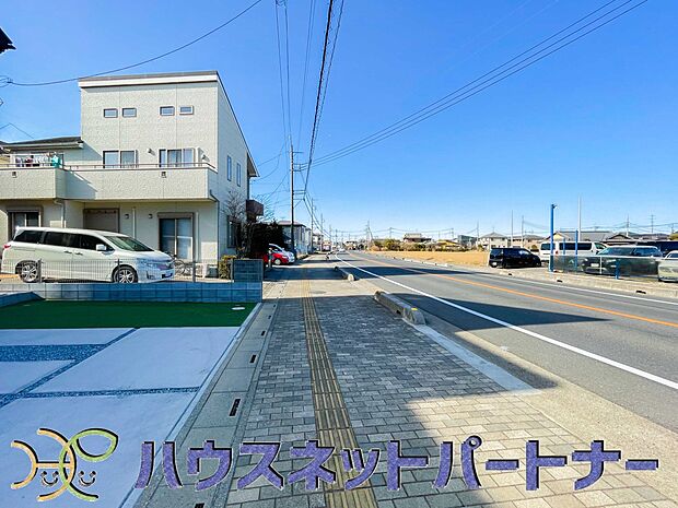 居住者の帰り、訪れる方を優しく迎える・安らぎに満ちた生活空間を予感させる。健やかな暮らしを楽しめそう。