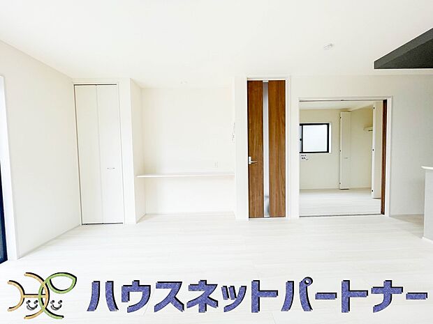 家族の温かさと陽光の暖かさ、楽しい毎日と明るい未来を予感させる「空間が織り成すひとつ先の住み心地」を演出します。