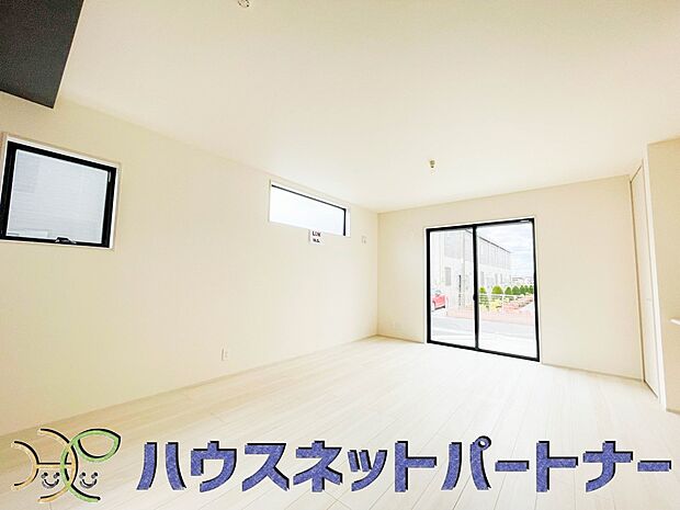 インテリアショップで見掛けた「あの家具」も置ける、ゆったりとした空間。時に広さが上質な寛ぎの時間になる事も。