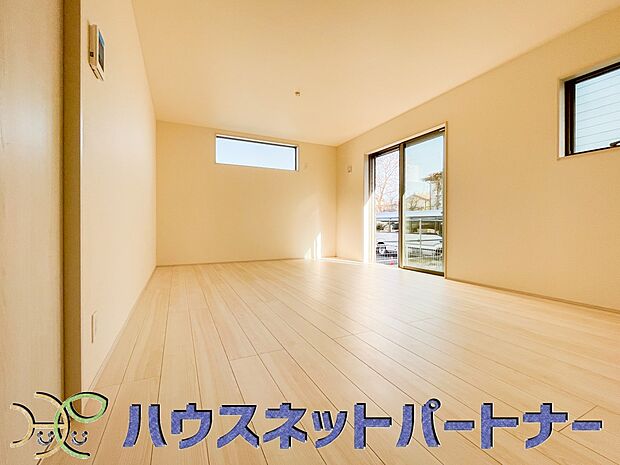 通風・採光に優れ、心地よい光と風が溢れています。 贅沢で豊かな居住性と、プライドを満たすクオリティが見事に調和した住空間。新築ならではの快適なひとときをご体感頂ける筈です。