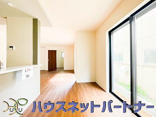 カウンターがあると配膳が楽なことがメリットの一つ。後片付けをするときも、ダイニングテーブルからあまり動かずに流し台へ運ぶことができるので便利です♪