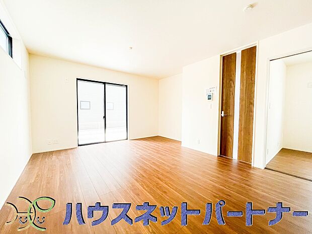 インテリアショップで見掛けた「あの家具」も置ける、ゆったりとした空間。時に広さが上質な寛ぎの時間になる事も。
