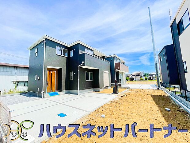 前面道路でお車を駐車するのも楽々。