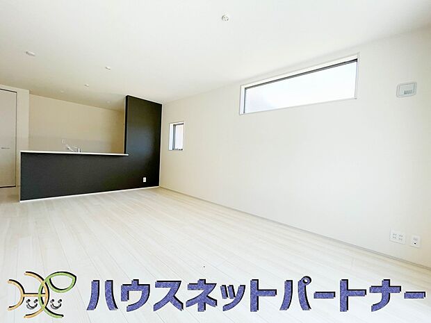 インテリアショップで見掛けた「あの家具」も置ける、ゆったりとした空間。時に広さが上質な寛ぎの時間になる事も。