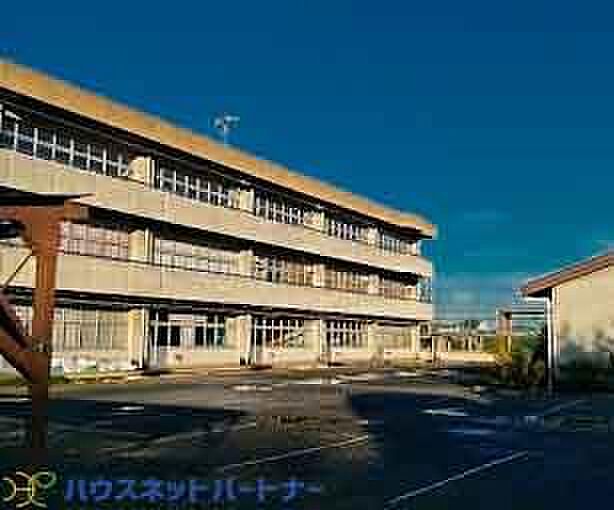 周辺環境-中学校(2600m)三郷市立南中学校
