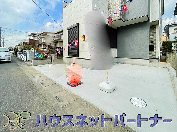 通勤や家族の送迎など、毎日の生活にマイカーが欠かせない方にとって駐車場は大事な条件。敷地内にカースペースがあれば、お出かけやお買い物の際の搬入出もらくらくです。