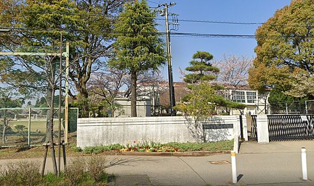 周辺環境-中学校(550m)野田市立岩名中学校