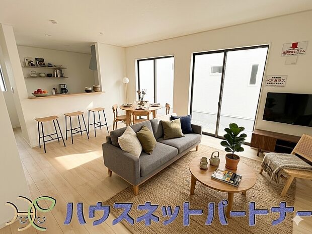通風・採光に優れ、心地よい光と風が溢れています。 家具はイメージです。