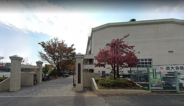 周辺環境-中学校(1100m)さいたま市立尾間木中学校