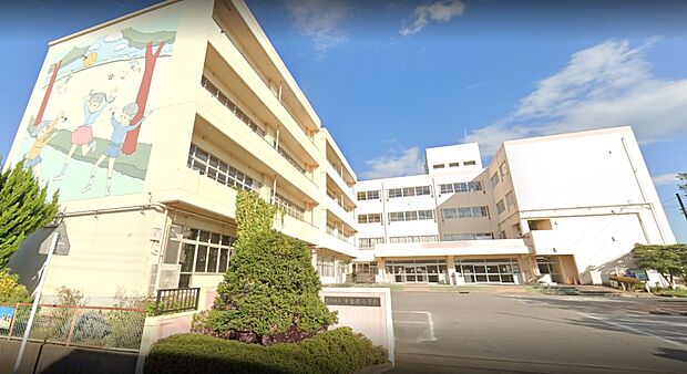 周辺環境-小学校(530m)吉川市立中曽根小学校