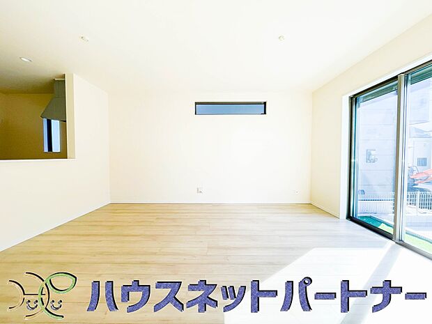 うららかな陽射しがどのお部屋にも降り注ぎますように、快適さを追求した間取設計。得難い立地環境での生活を恵みの豊かな永住の地へと変えてくれます。