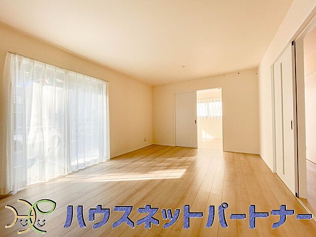 うららかな陽射しがどのお部屋にも降り注ぎますように、快適さを追求した間取設計。得難い立地環境での生活を恵みの豊かな永住の地へと変えてくれます。