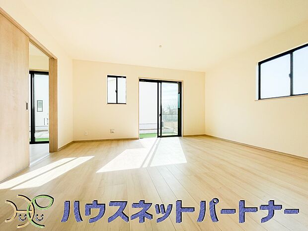 家族の温かさと陽光の暖かさ、楽しい毎日と明るい未来を予感させる「空間が織り成すひとつ先の住み心地」を演出します。