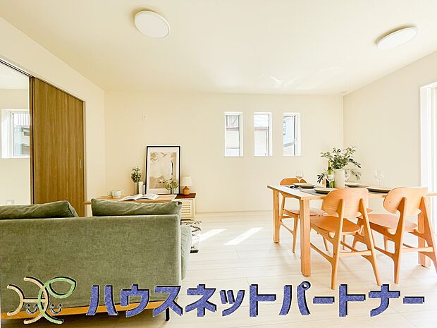 うららかな陽射しがどのお部屋にも降り注ぎますように、快適さを追求した間取設計。得難い立地環境での生活を恵みの豊かな永住の地へと変えてくれます。