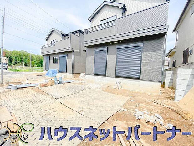 カースペース2台可。もう1台車が必要になった時や来客時にも安心。駐車場に2台以上の車が停められる一戸建ては、車好きのあなたにおすすめ。