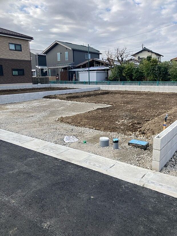 豊かで快適な暮らしを。ここから始まる「日常」はご家族にとってかけがえのない時間となります。少しでも豊かに、快適に。そんな想いから本邸宅は生まれました。