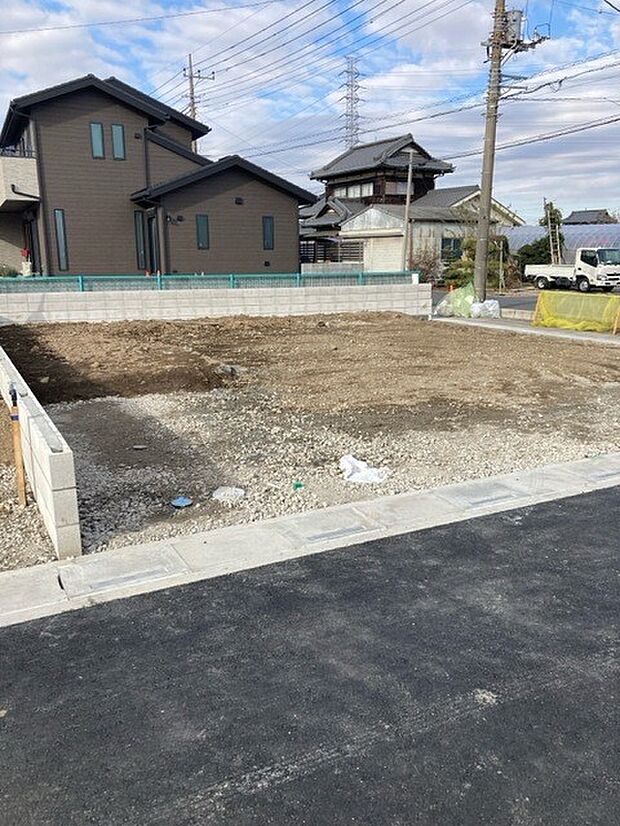 開放的な立地、隣地との空間周辺建物も綺麗で住みやすい