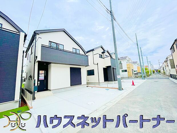 前面道路でお車を駐車するのも楽々。