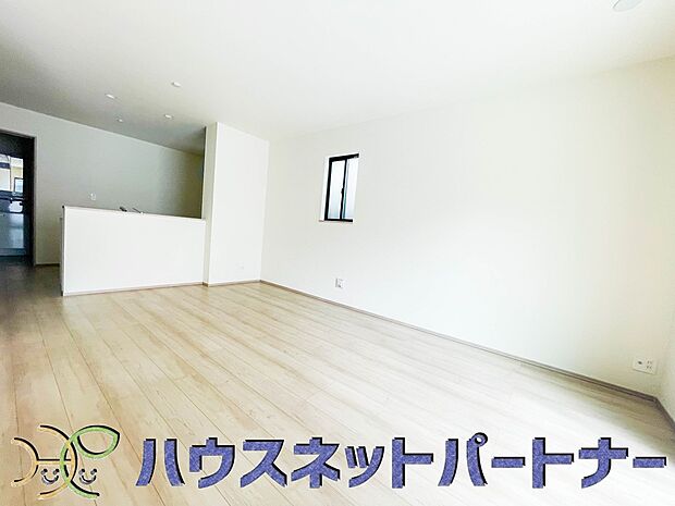 うららかな陽射しがどのお部屋にも降り注ぎますように、快適さを追求した間取設計。得難い立地環境での生活を恵みの豊かな永住の地へと変えてくれます。