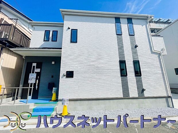 太陽に愛された邸は、陽当り・通風に優れた魅力的で快適さを追求した新築戸建でした。ここに住むからこそ意味がある。そんな特別感に浸りながら、毎日をお過ごしして欲しいです。